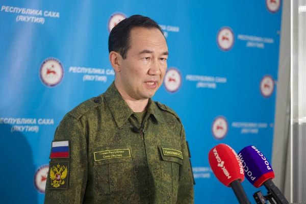 Глава Якутии дал сутки на ликвидацию пожаров рядом с населенными пунктами