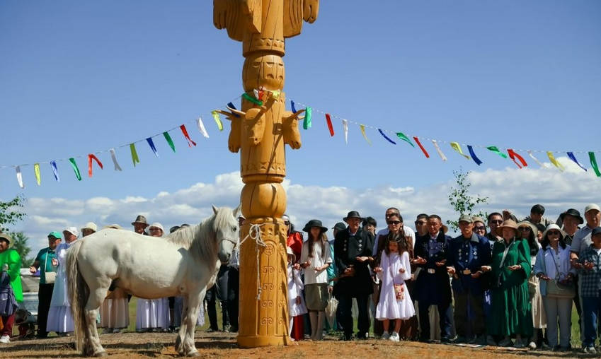 Глава Якутии назвал Ысыах Туймаады праздником — послом доброй воли, несущим миру добро и благополучие