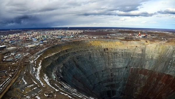 В следующем году начнется строительство рудника "Мир-Глубокий"